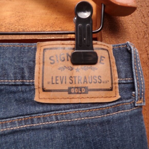 Levi's Signature Gold Men's  34x32 Regular Fit Jeans - Picture 6 of 10